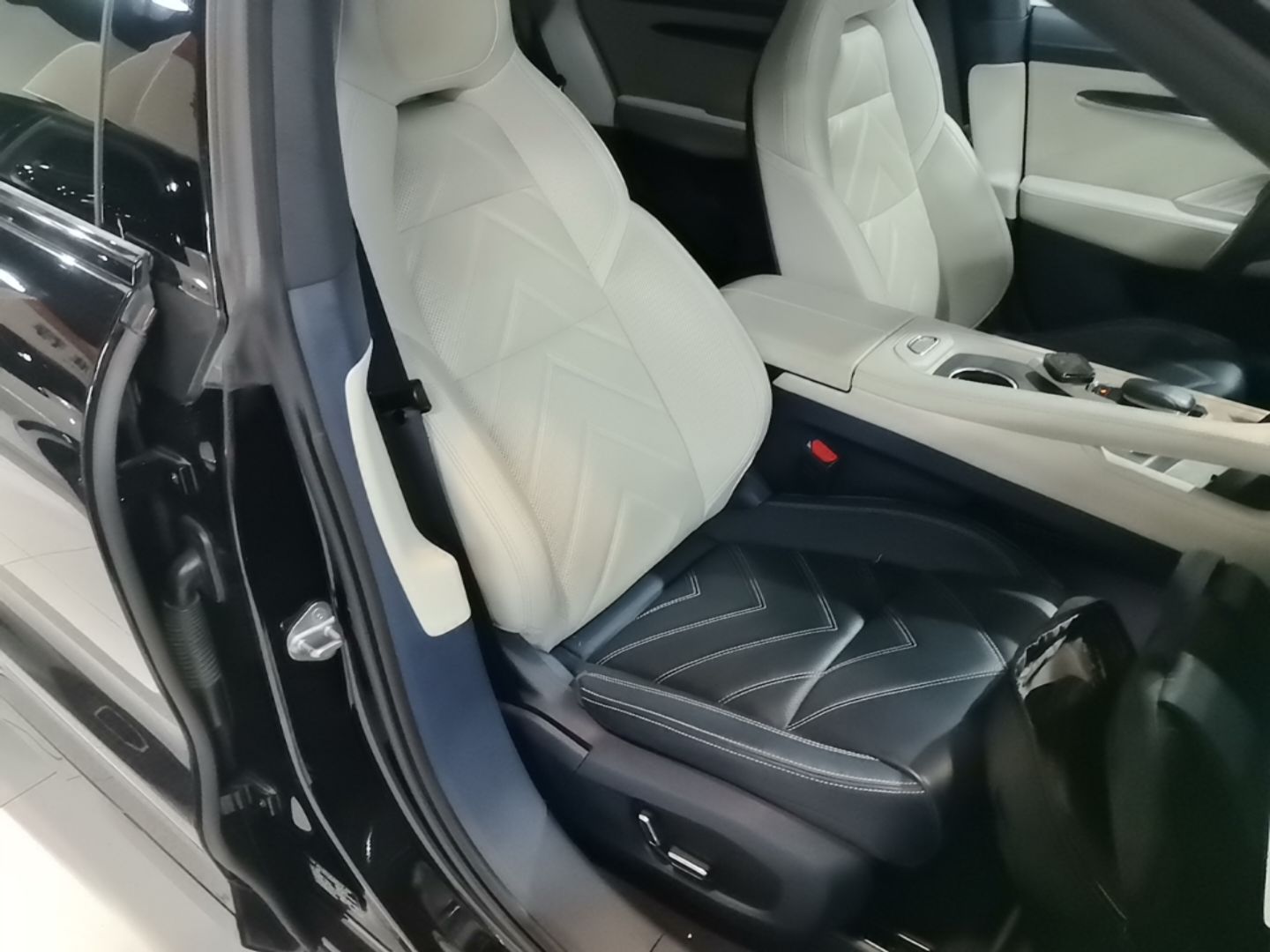 Zeekr 001 2023 WE Edition 86 kWh — снимка 19