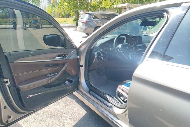 Used BMW 5 Series 2019 Facelifted 530Li Leading Edition Luxury Package
