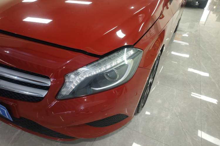 Used Mercedes-Benz A-Class (Import) 2015 A 200 Fashion Model
