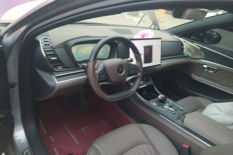 Used BYD Han 2023 DM-i Champion Edition 121KM Prestige Model
