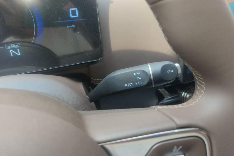 Used Wuling Starlight 730 2025 Model Pure Electric 500km Luxury Edition
