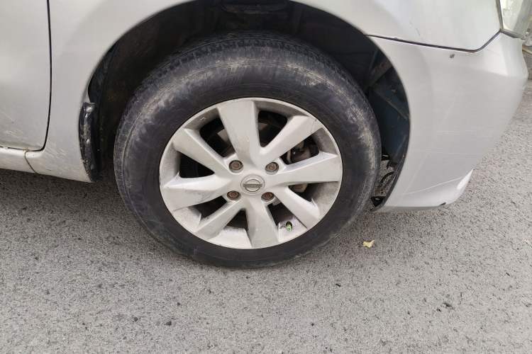 Used Nissan Livina 2013 1.6XE Manual Comfort Edition
