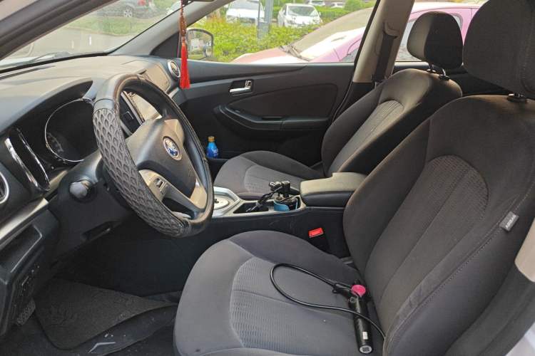 Used Venucia T70 2015 2.0L CVT Smart Choice Edition Left Front Seat