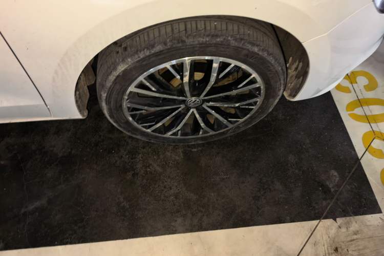 Used Volkswagen Bora 2019 Bora Legend 1.5L Automatic Leading Model China VI Standard Right Front Wheel Hub