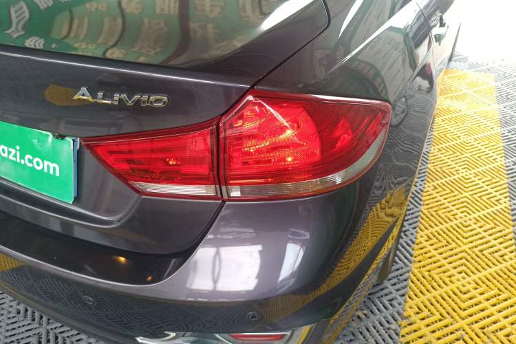 Used Suzuki Alivio 2015 1.6L Automatic Enjoyment Model Exterior 3