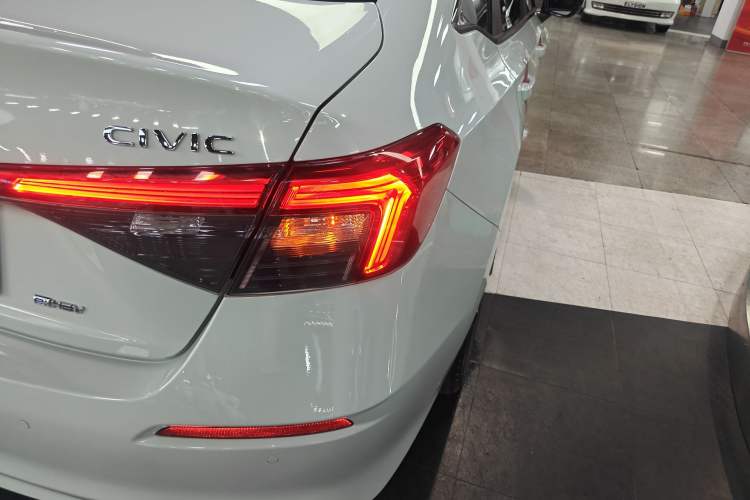 Used Honda Civic 2023 2.0L eHEV Pioneer Edition
