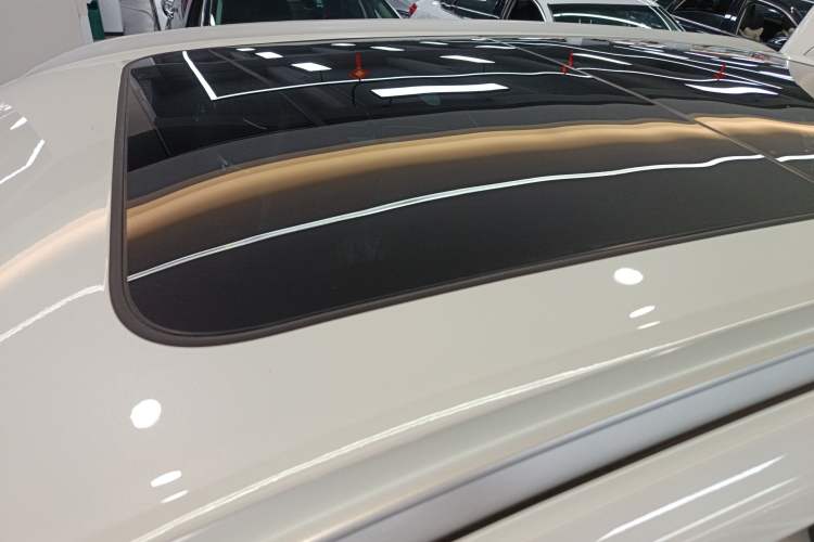 Used Haval H6 2024 1.5T Two-Wheel-Drive Classic Edition Roof