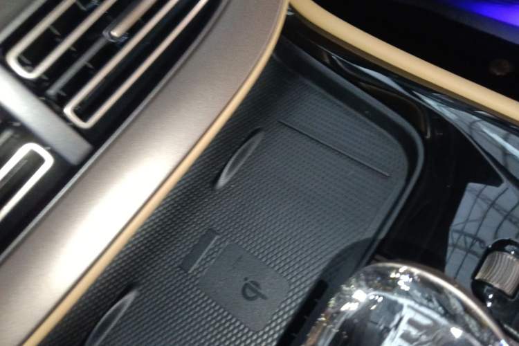 Used Denza D9 2022 DM-i 970 Four-Wheel Drive Flagship Model