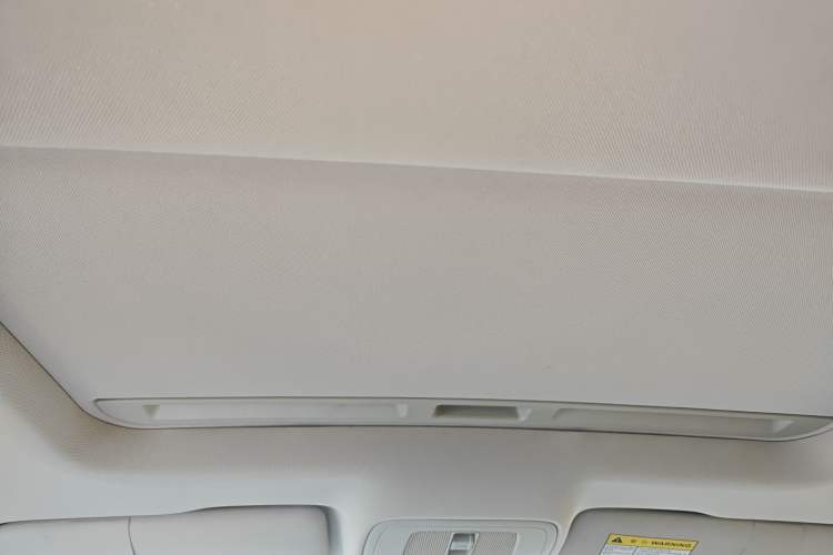 Used Roewe i5 2019 1.5L Automatic 4G Connected Langhao Edition Headliner