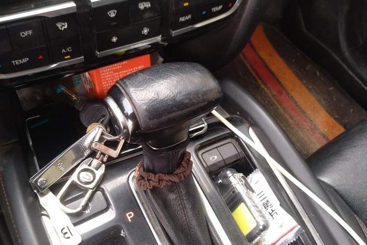 Used GAC Trumpchi GS8 2019 390T Two-Wheel Drive Luxury Smart Connectivity Version (7 Seats) Gear Lever