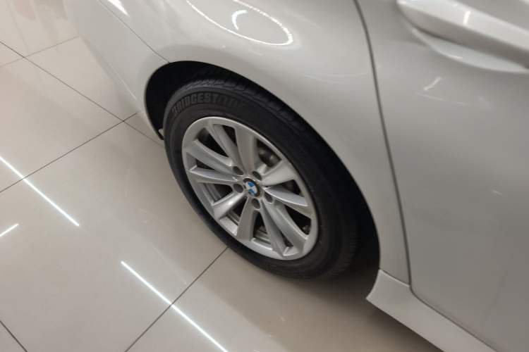 Used BMW 5 Series 2015 520i Elegant Edition Right Rear Wheel Hub