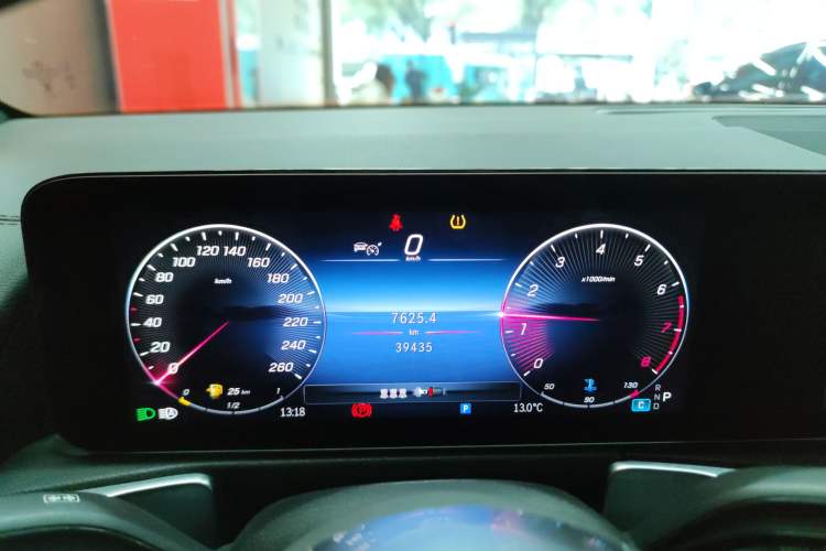 Used Mercedes-Benz GLB 2024 GLB 200 Dynamic Edition Instrument Cluster