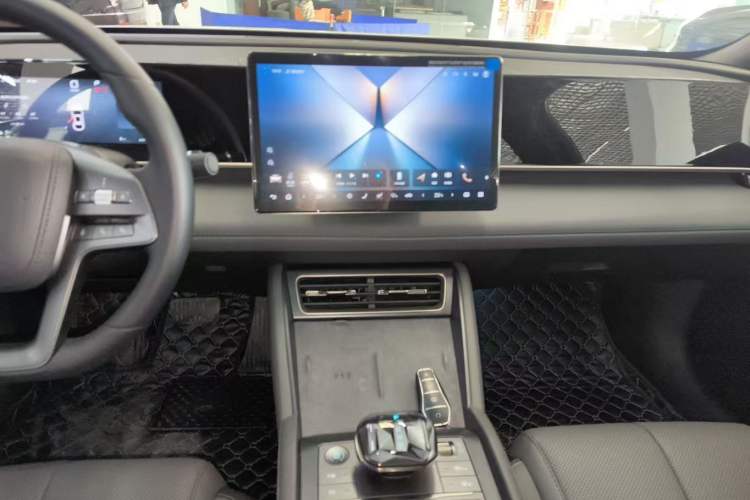 Used BYD Qin L 2025 DM-i Smart Drive 120KM Superior Model
