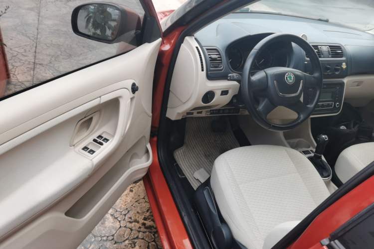 Used Skoda Fabia 2012 1.4L Automatic Crystal Edition