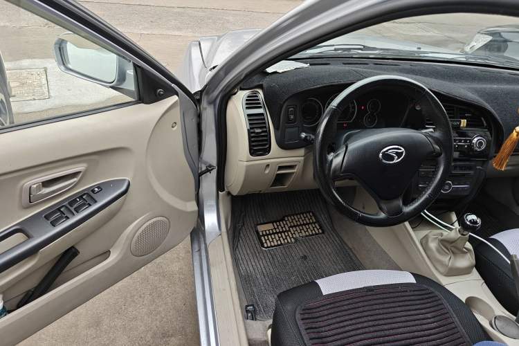 Used Soueast V3 Lingyue 2011 1.5L Manual Happiness Edition Driver Seat