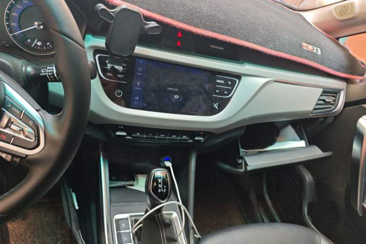 Used Geely Auto Vision X3 2020 1.5L CVT Luxury Model Audio And AC Panel