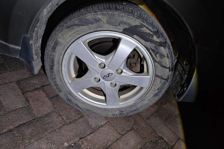 Used Chery Cowin 3 2010 1.5L Manual Elite Edition Right Front Wheel Hub