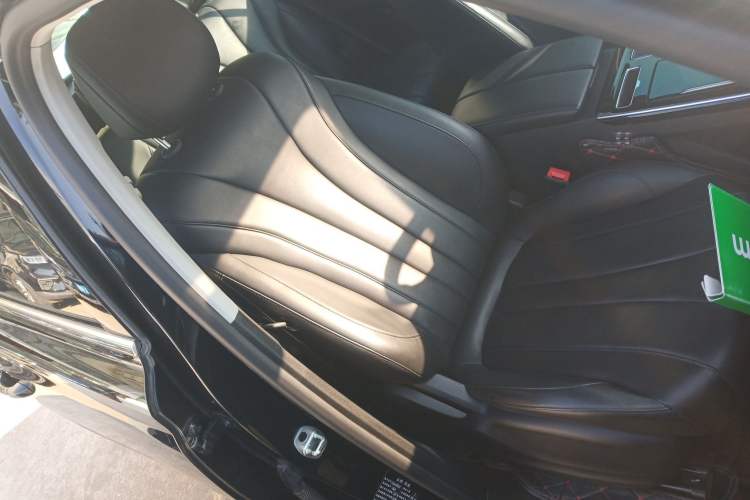 Used Roewe RX5 MAX 2021 Supreme Series 400TGI Automatic Luxury Cabin Edition
