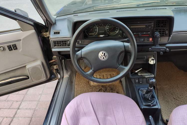 Used Volkswagen Santana Classic 2007 1.8L Jingchang Model Steering Wheel