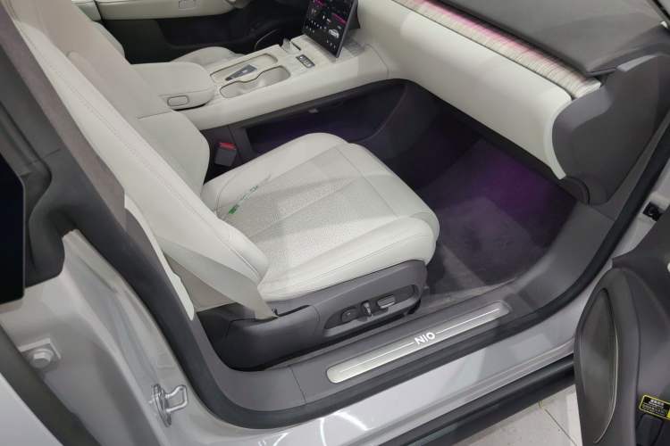 Used Nio ET7 2024 75 kWh Executive Edition Right Front Seat