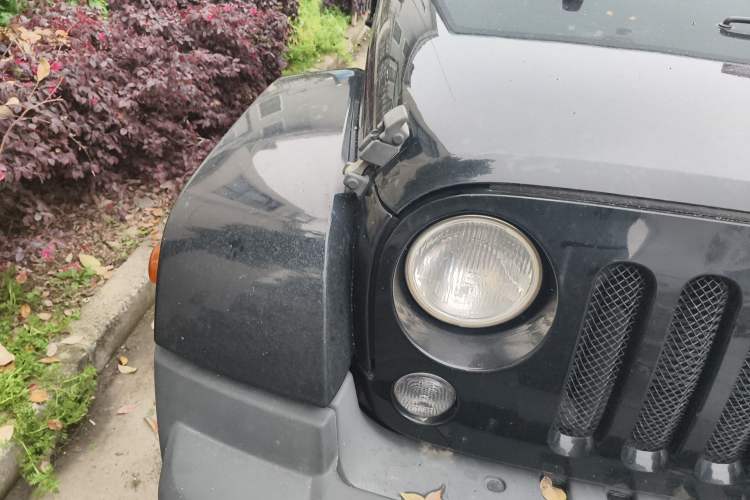 Used Jeep Wrangler 2013 3.6L Sahara two-door model Right Front Headlight