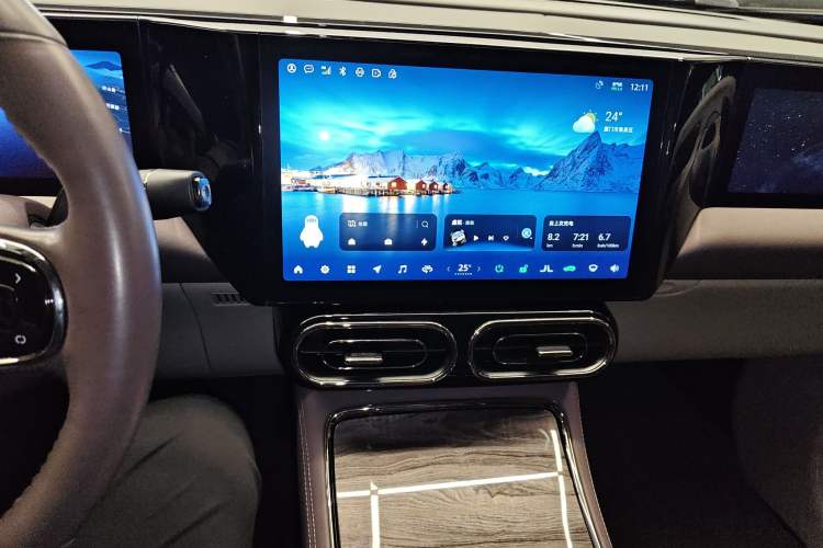 Used Leapmotor C11 2021 Revised Version Luxury Edition Audio And AC Panel