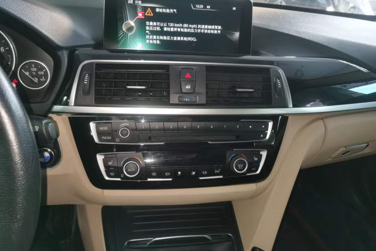 Used BMW 3 Series 2017 320Li xDrive Fashion Model
