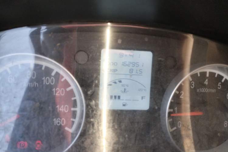 Used Jinbei Hiace X30 2019 1.5L Van Comfort Model China VI SWC15M Odometer Close Up