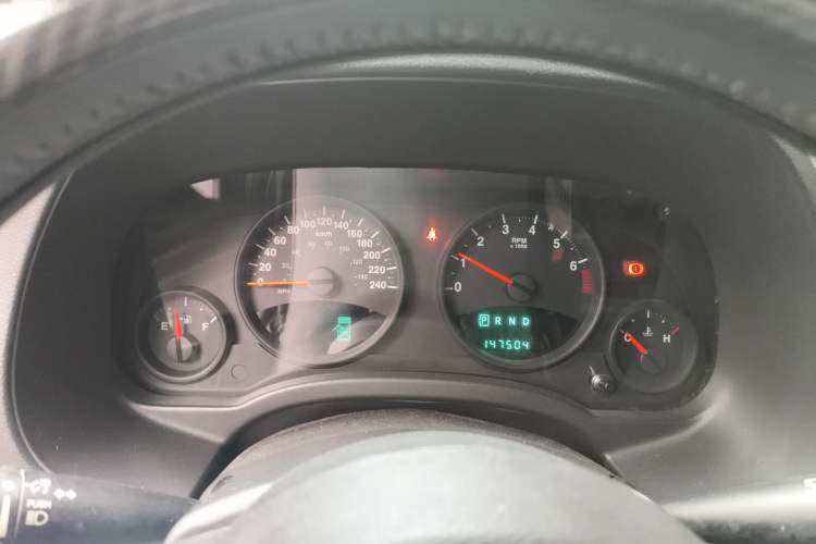 Used Jeep Compass 2012 2.4L four-wheel-drive sport version
