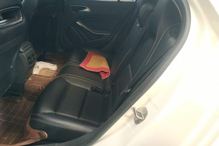 Used Mercedes-Benz GLA 2018 GLA 200 Fashion Model Left Rear Seat