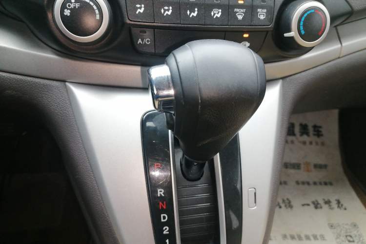 Used Honda CR-V 2012 2.0L two-wheel drive urban version
