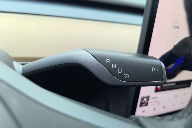 Used Tesla Model Y 2021 Standard Range Rear-Wheel Drive Version Gear Lever