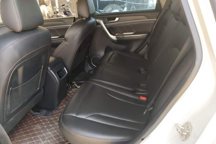 Used Haval H6 2015 Sport Edition 1.5T Automatic Two-Wheel Drive Luxury Model Left Rear Seat