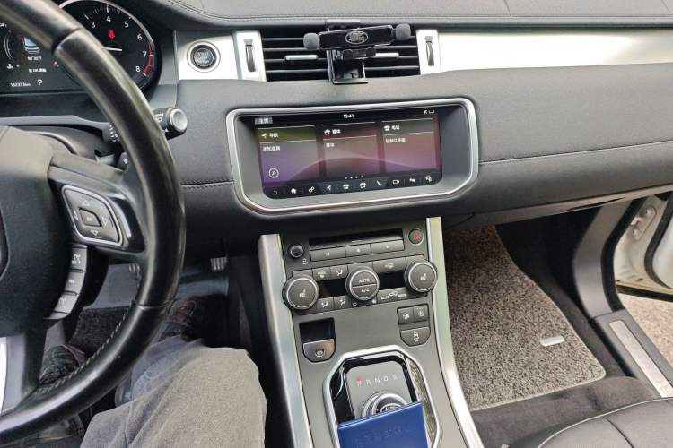 Used Land Rover Range Evoque 2018 240 PS SE Smart Brilliance Edition