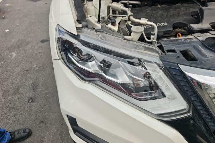 Used Nissan X-Trail 2021 2.0L CVT 2WD XL Premium SmartConnect Deluxe Edition Right Front Headlight