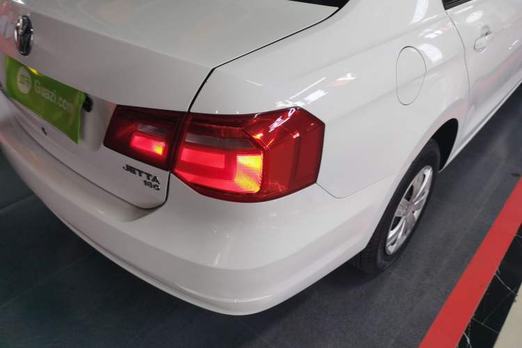 Used Volkswagen Jetta 2015 Value Edition 1.6L Manual Fashionable Style