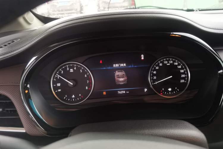 Used Buick GL8 2023 Land Executive Class Comfort Model