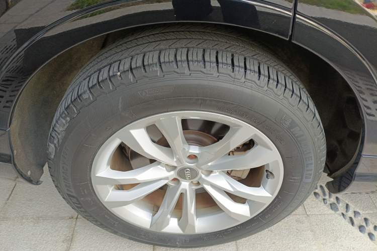 Used Audi Q7 2016 45 TFSI Technology Edition Exterior 5