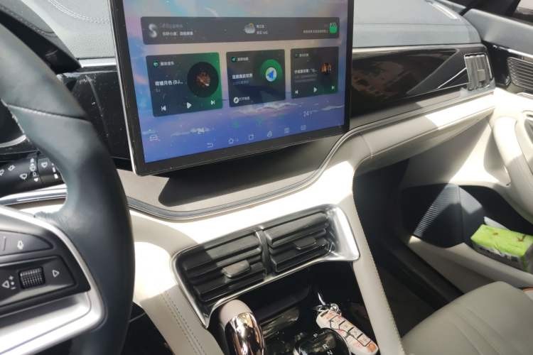 Used BYD Song PLUS New Energy 2021 EV Deluxe Model Audio And AC Panel