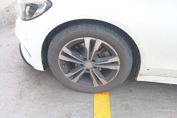 Used Mercedes-Benz C-Class 2017 C 200 Sport Edition Left Front Wheel Hub