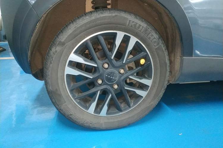 Used Chery QQ Little Ant 2022 Revised Version Sweet Pink Edition Half-Sugar Version Lithium Iron Phosphate 30.7 kWh 30 kW 301 km Right Rear Wheel Hub