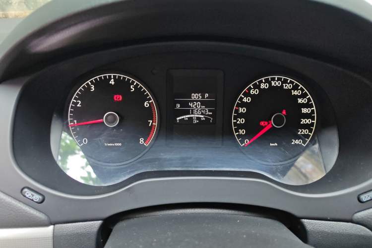 Used Volkswagen Sagitar 2012 1.6L Automatic Comfort Edition Instrument Cluster