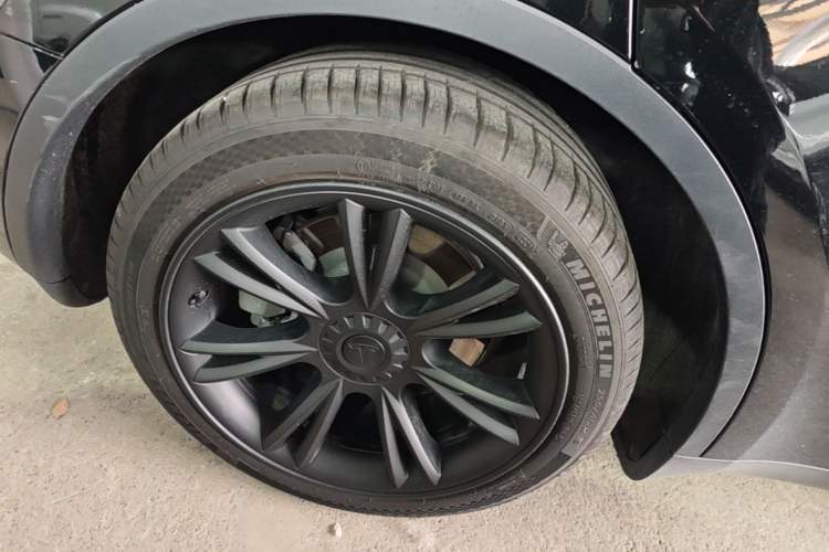 Used Tesla Model Y 2023 Rear-Wheel-Drive Version