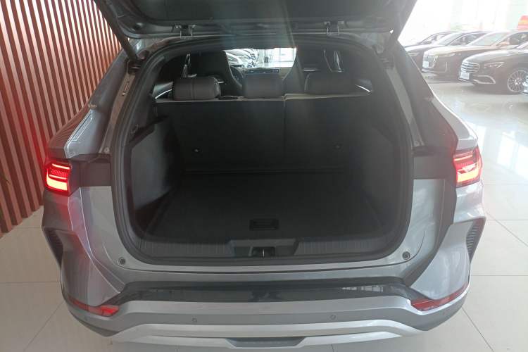 Used BYD Song PLUS New Energy 2025 EV Intelligent Driving Edition 520km Luxury Model Trunk