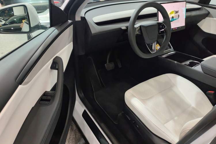 Used Tesla Model Y 2025 Rear-Wheel-Drive Version Driver Seat