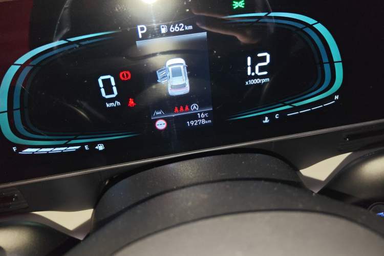 Used Hyundai ix35 2023 Musso 2.0L Deluxe Edition DLX
