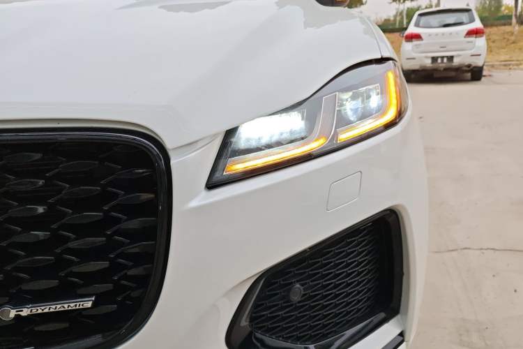 Used Jaguar F-PACE 2024 P250 R-Dynamic SE
