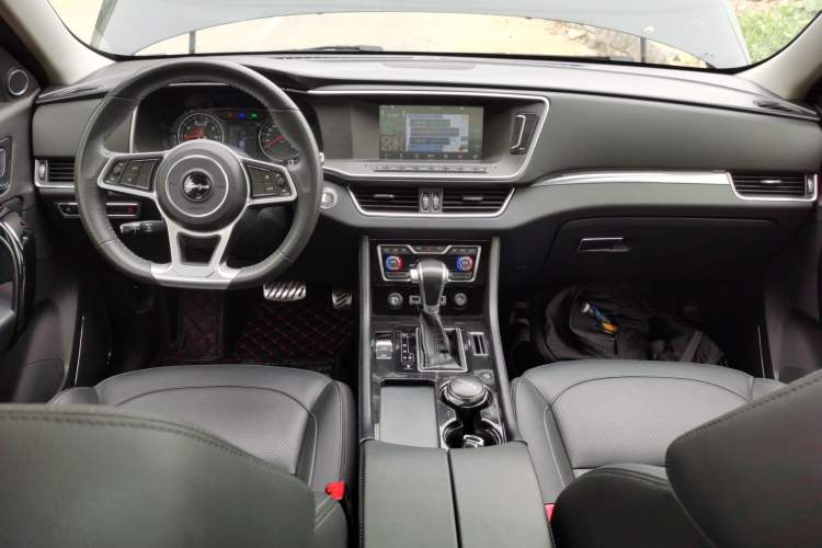 Used Zotye T600 Coupe 2017 1.5T Automatic Luxury Model Center Console