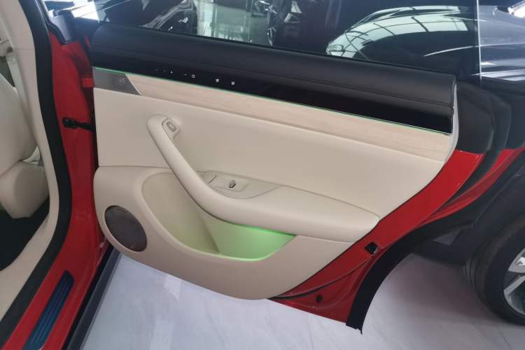 Used Hima Luxeed S7 2025 785 km Ultra