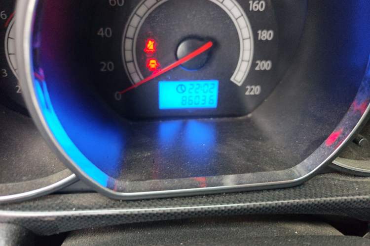 Used JAC Group Heyue 2012 1.5L Manual Luxury Version Odometer Close Up